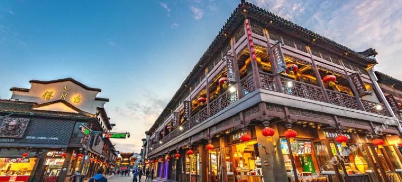 南京肯定铂金酒店(莫愁湖地铁站店)图片