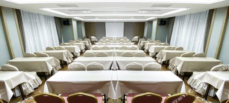 昌吉曦隆·奥太酒店图片