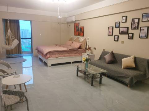 开封向上的小丑妞公寓(尉州大道分店)