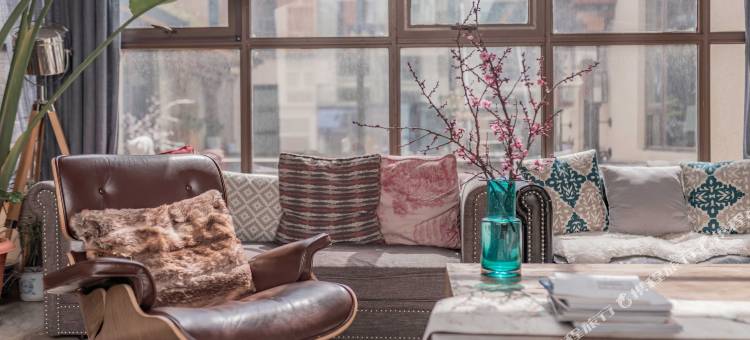 林芝初芽江舍客栈图片