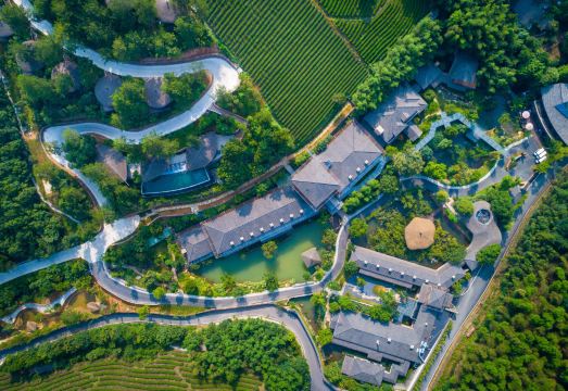 安吉·君澜老庄山居汤泉度假酒店外景图