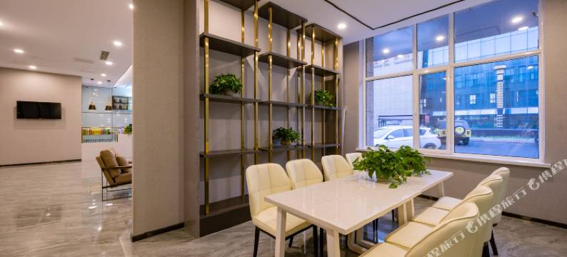 瀚豪酒店(乌兰察布万众娱乐城店)图片