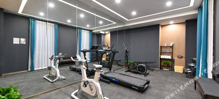 沈阳南站全运路亚朵酒店图片