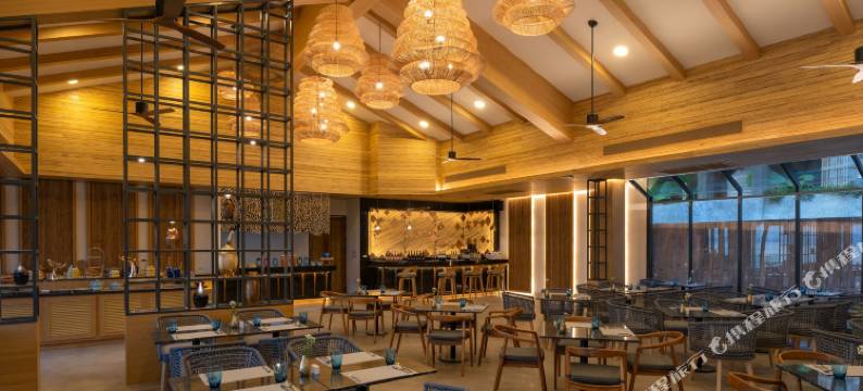 普吉岛西奈奢华酒店(Sinae Phuket Luxury Hotel)图片