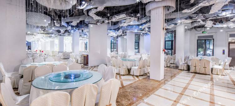 柏曼酒店(重庆綦江东站沙溪河公园店)图片