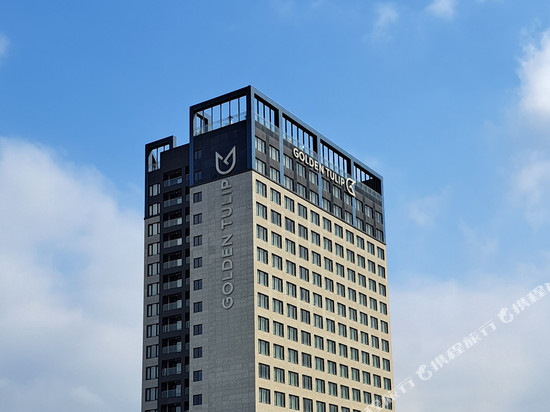 金郁金香艾佛龙仁饭店