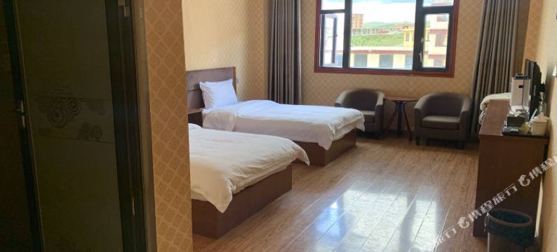 理塘轩源大酒店图片