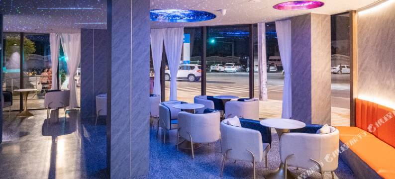 雅瑟星辰酒店(开封清明上河园鼓楼广场店)图片