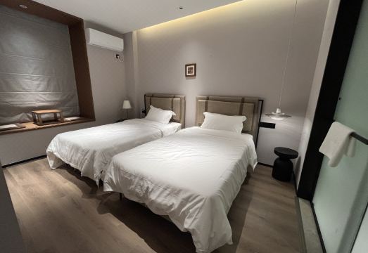 Xiangping Lake Resort Hotel Hotel Overview