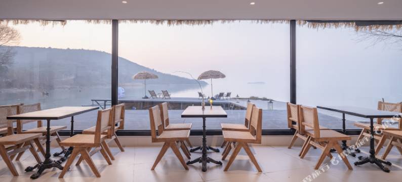 and green和绿综合材料设计师一线湖景民宿(太湖西山店)图片