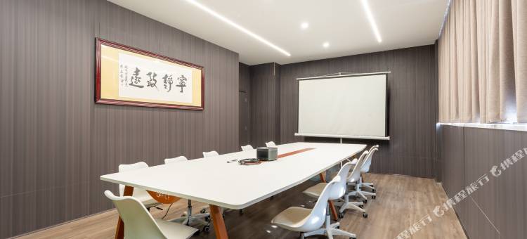 柏曼酒店(随州客运中心站双龙广场店)图片