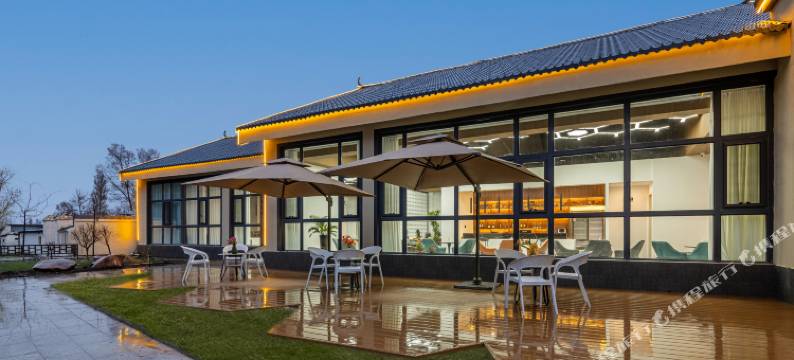 尼勒克蜂巢印象民宿图片