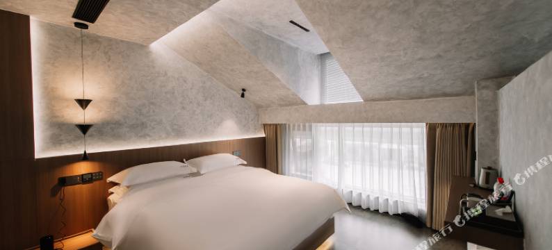 水喜汤泉|晨光初上·漫时光·花园景观民宿(峨眉山零公里店)图片