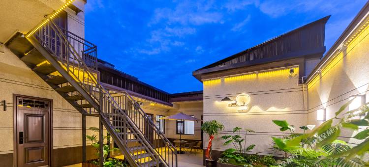 一号庭院民宿(万岁山武侠城店)图片