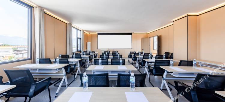 盈江云曼酒店(盈江广场店)图片