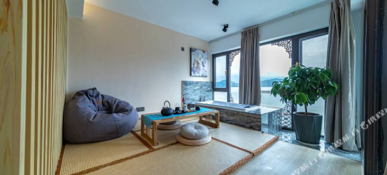 泸沽湖花宿水奢观景客栈图片