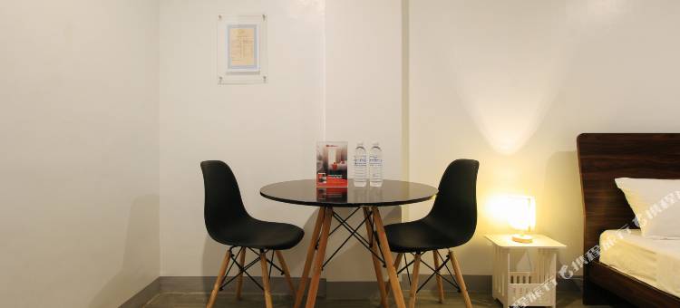 红多兹酒店近佐贝尔罗克萨斯街(RedDoorz near Zobel Roxas St)图片