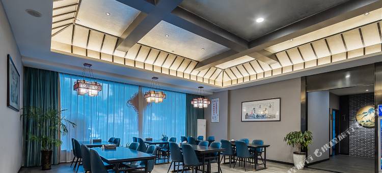 绍兴冠越智能酒店(迎恩门风情水街店)图片