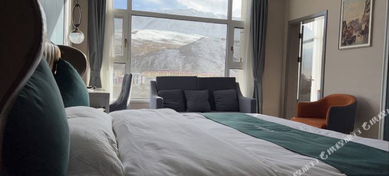 丁青云朵大酒店图片