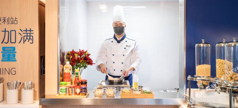 青岛五四广场奥帆中心智选假日酒店图片