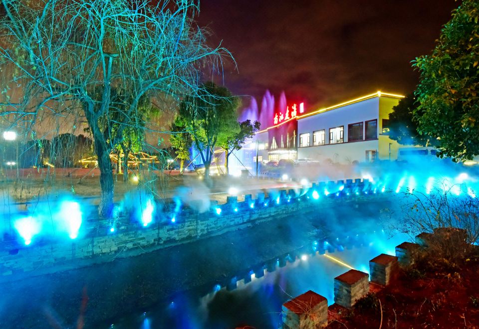  Hotel Overview