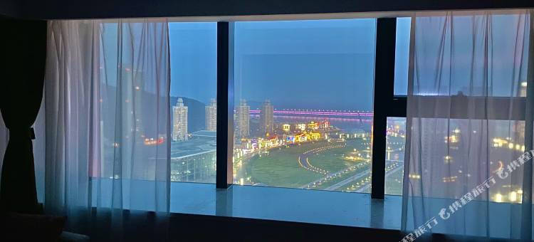 星海湾·嗨海·海景LOFT民宿(星海广场店)图片