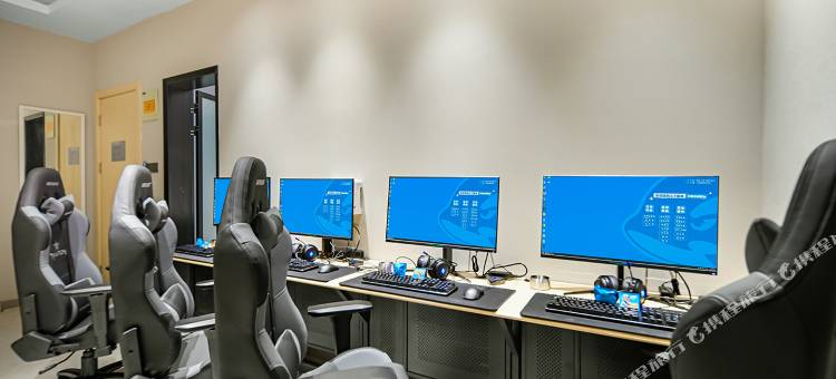 网鱼电竞酒店(南京龙华路地铁站店)图片