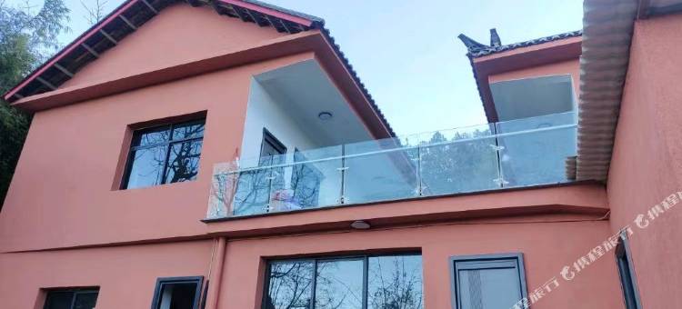 宁蒗良栖亭园图片