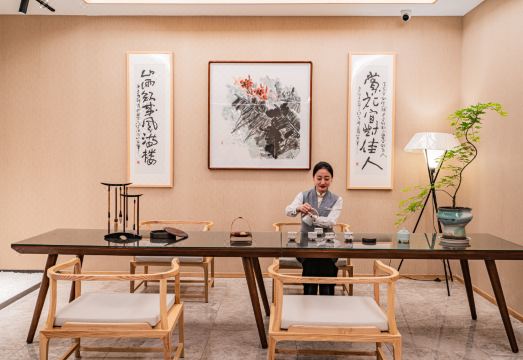 Jianguo Puyin Hotel (Shenyang Station Zhongshan Square Branch) Hotel Overview