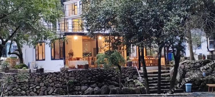 桐庐|山野四季|旅行秘境|环山溯溪设计师度假villas美宿图片