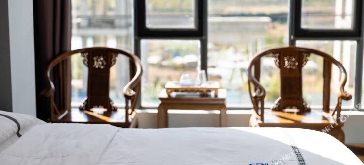 牟定鼎冠酒店图片