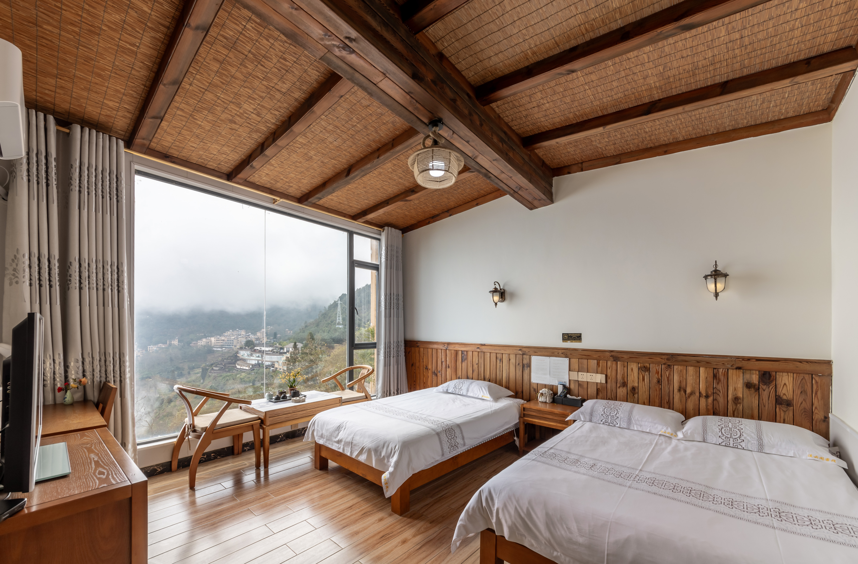 Yuanyang Liuyunge Chinese Inn (Duoyishu Scenic Area)Over view