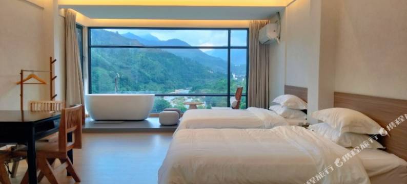 宜章•进入一座山•寻览一间房图片