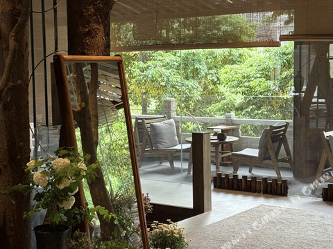 拾舍·春设计师民宿(都江堰景区南桥店)