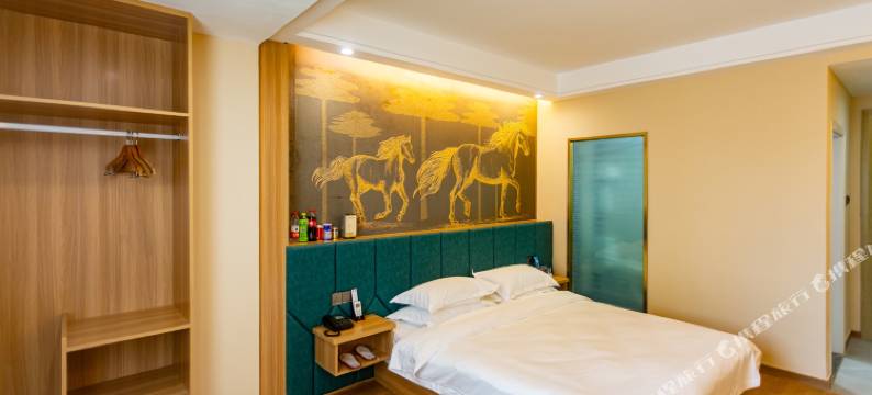 艾特红房吧精品酒店(莆田安福电商城莆田学院店)图片