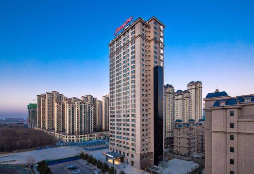 驻马店体育中心希尔顿欢朋酒店外景图