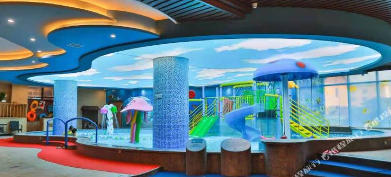 王朝圣地温泉酒店(长白山北景区集散中心店)图片