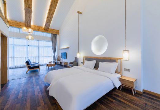 Hewan Hot Spring Hotel Hotel Overview