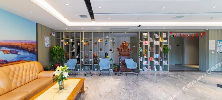 苏通假日酒店(布尔津河滨路分店)图片