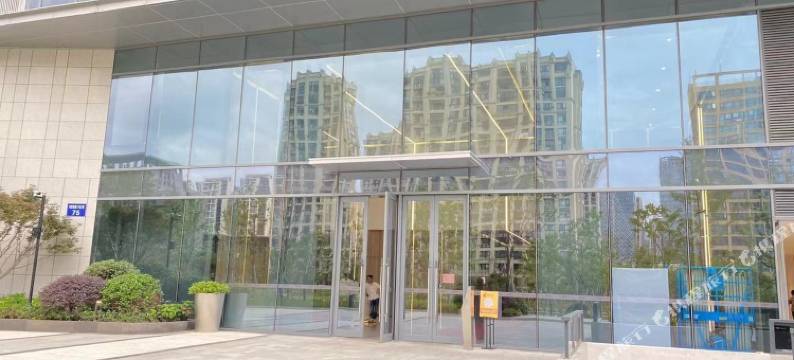 寓见公寓(宁波罗蒙环球乐园店)图片