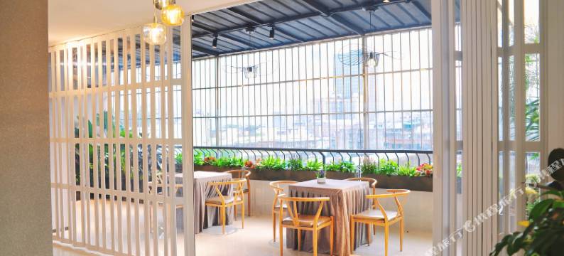 幻变艺术酒店(成都建设北路地铁站店)图片