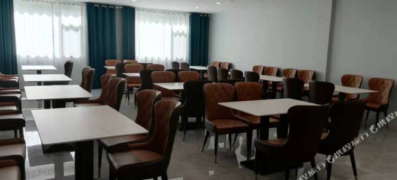 积石山永安假日酒店图片