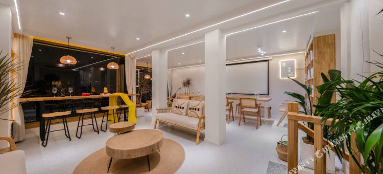 百尺高空压星河·匠心一宅(西江千户苗寨观景台店)图片