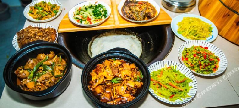 十月民宿(夏霖九天银瀑风景区店)图片