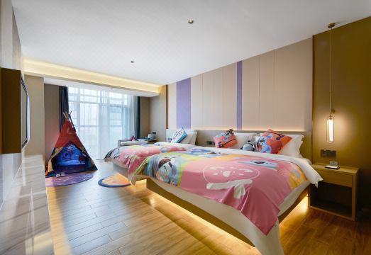 Lifeng Impression Hotel (Peng'an Yipin World Branch) Hotel Overview