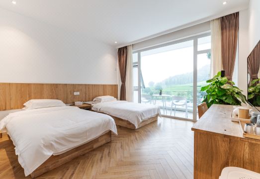 Hangzhou mountain is a beautiful place to stay Hotel Overview