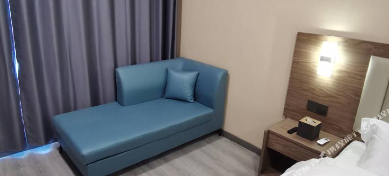 柚可精品酒店(银川一中敬德夜市店)图片