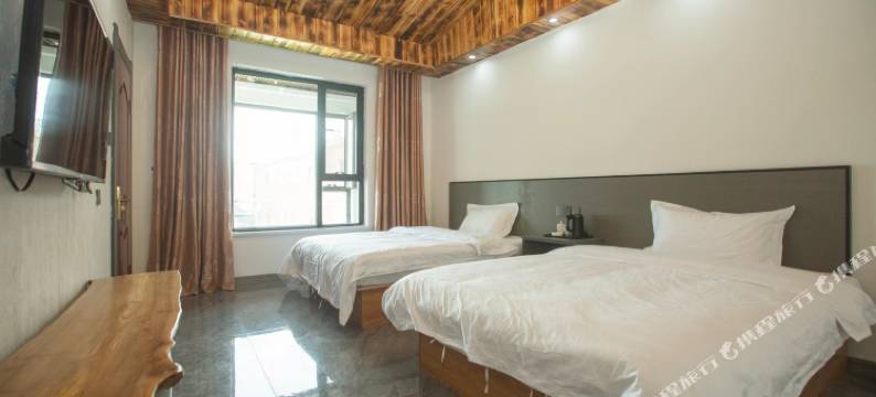 那拉提蜀留湘客栈图片