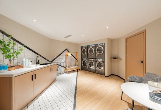 Atour Hotel South Square Chongqing North Railway Station Hotel Overview