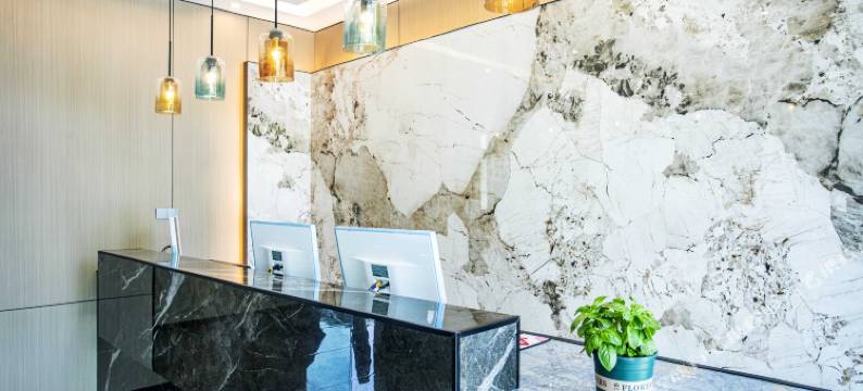 馨悦假日酒店(陆良图腾商业中心春光路店)图片